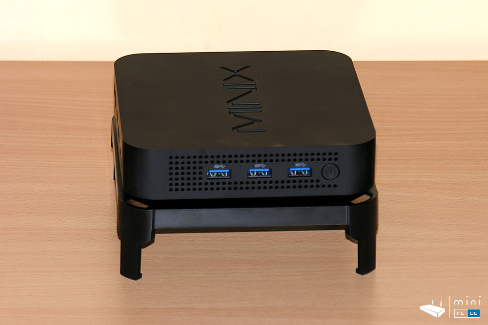 Minix NEO-N42C-4 - left view
